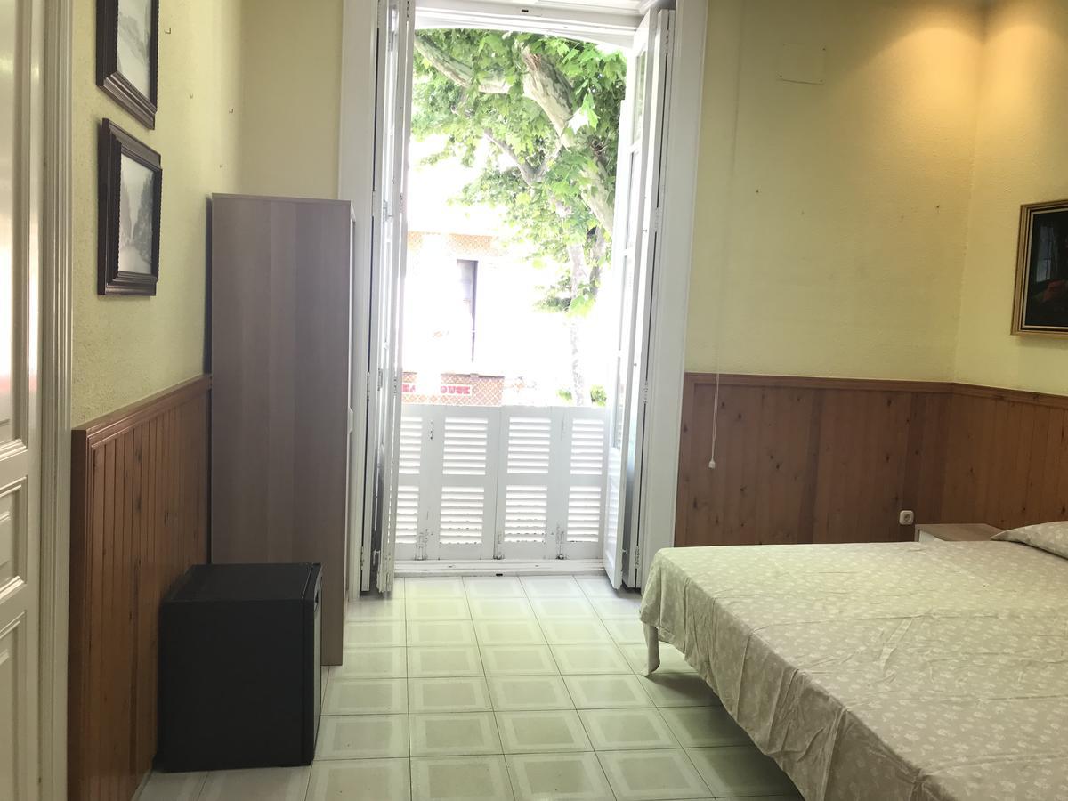 Hostal Marques De Campo Denia Bagian luar foto
