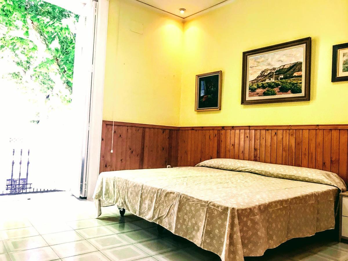 Hostal Marques De Campo Denia Bagian luar foto